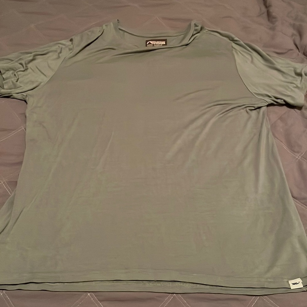 Men’s x large Mountain Khakis t shirt. Olive never worn 100% bamboo